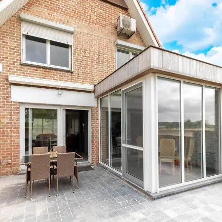 Villa Sunny In Only 700 M From The Sea